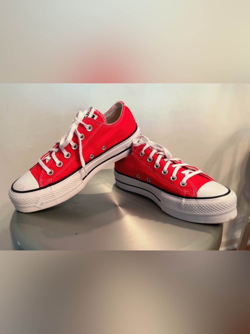 Converse Chuck Taylor All Star Low Top Red Canvas Sneakers Women’s Size 8 NWOT - Picture 5 of 8